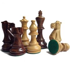 шахматные фигуры деревянные